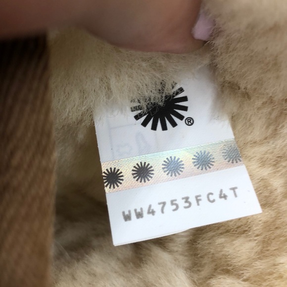 UGG Classic Short II Boots: Chestnut (UGG08) - Picture 6 of 6